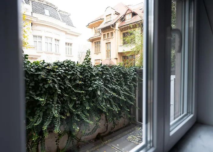 Shiro Athenee Apartman